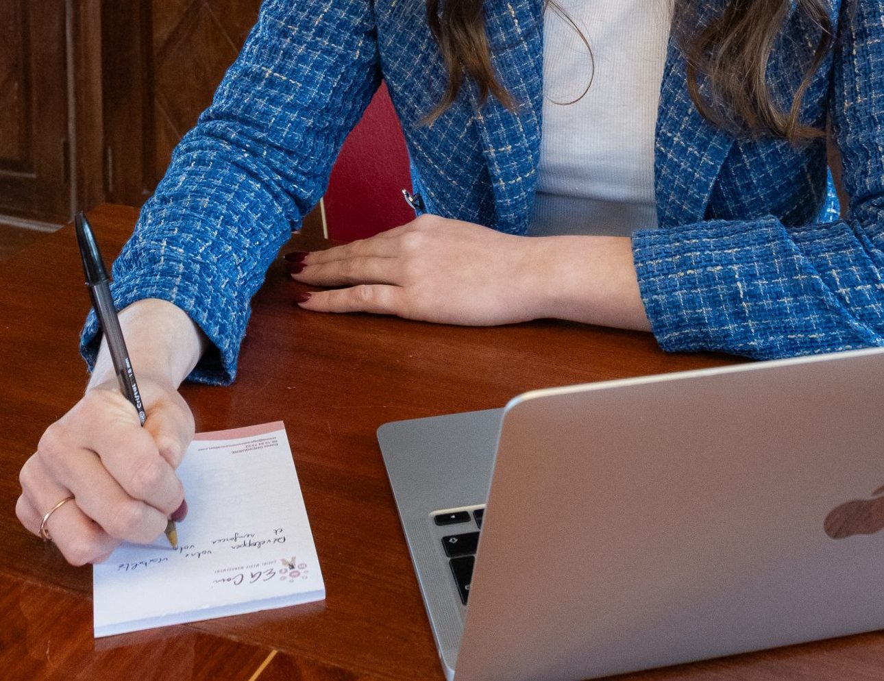 Contenu viral, Tendance social media, Storytelling puissant, Formats engageants, Visuels attractifs, Vidéos performantes